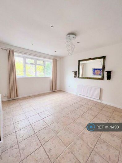 2 Bedroom Flat To Rent In Abercorn Road, London, NW7