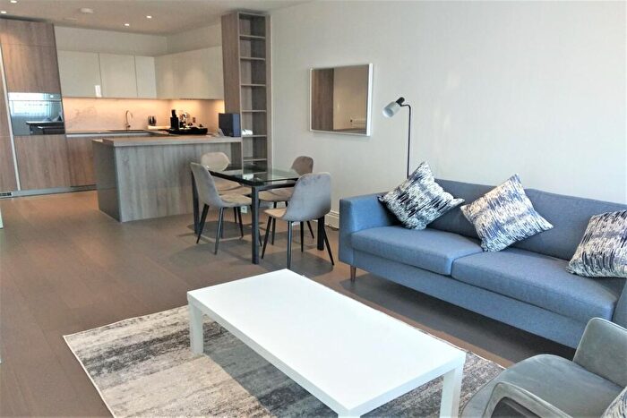 2 Bedroom Apartment To Rent In Queenshurst Square, KT2