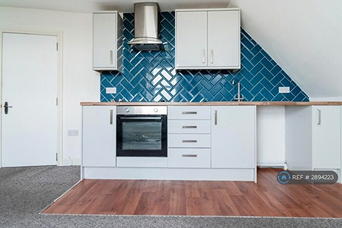 2 Bedroom Flat To Rent In Beach Rise, Westgate-On-Sea, CT8