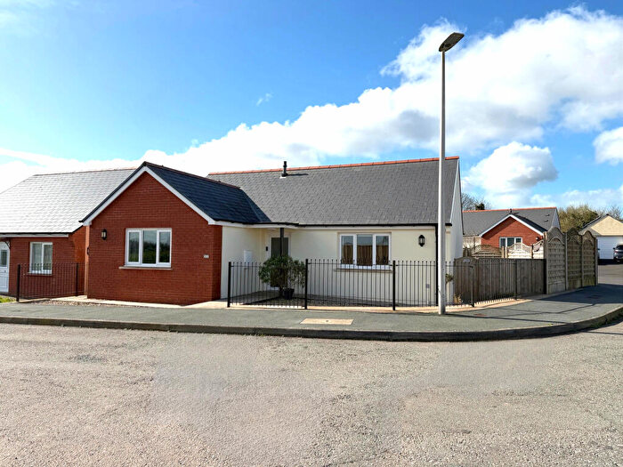 3 Bedroom Bungalow For Sale In Bowett Close, Hundleton, Pembroke, SA71