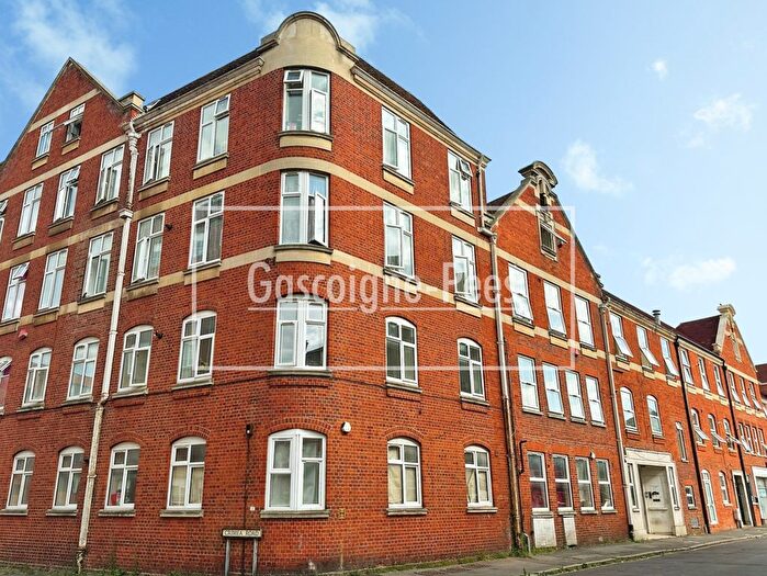 2 Bedroom Flat To Rent In Pickford Street, Aldershot, GU11