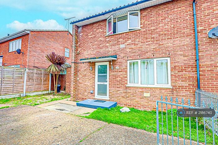 2 Bedroom Terraced House To Rent In Hornby Avenue, Westcliff-On-Sea, SS0