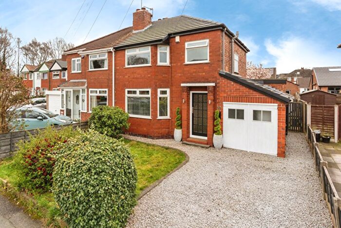 3 Bedroom Semi-Detached House For Sale In Beech Avenue, Thelwall, Warrington, Cheshire, WA4