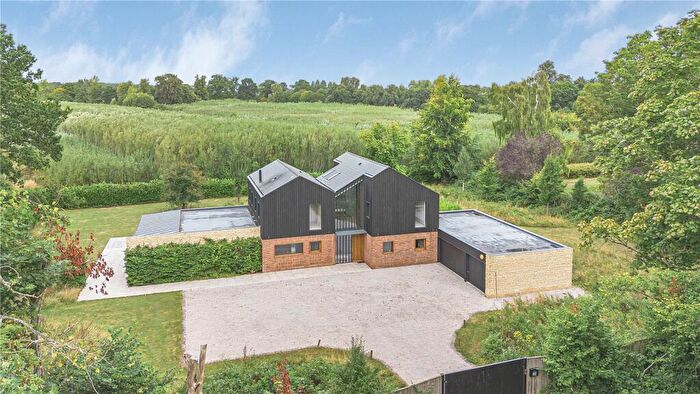 5 Bedroom Detached House For Sale In Burchetts Green Road, Burchetts Green, Maidenhead, Berkshire, SL6