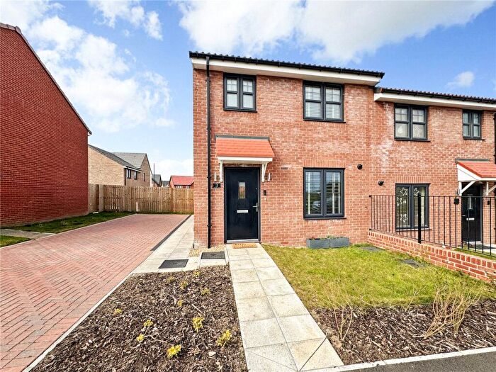 3 Bedroom Semi-Detached House For Sale In Scarcroft Close, Sunderland, Tyne And Wear, SR3