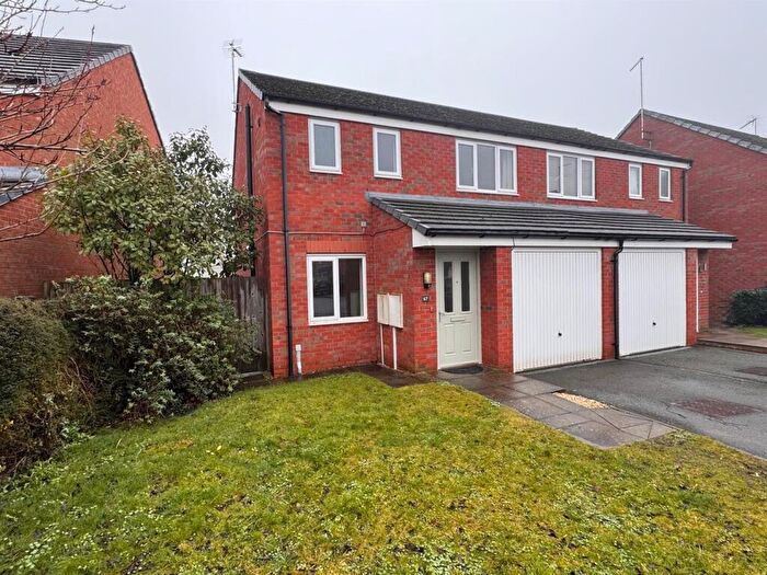 3 Bedroom House To Rent In Fieldhouse Way, Stafford, ST17