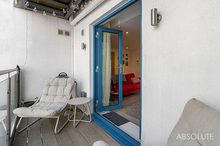 2 Bedroom Flat For Sale In Victoria Parade, Queens Quay, TQ1