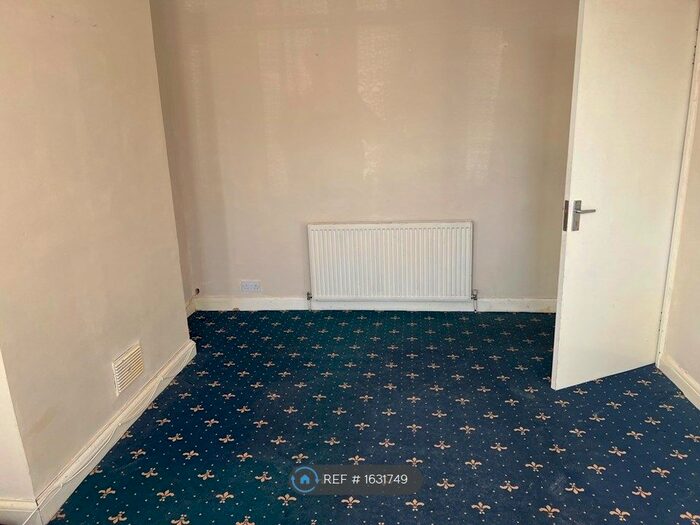 3 Bedroom Terraced House To Rent In Conway Crescent, Perivale, Greenford, UB6