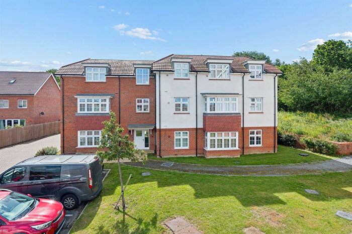 2 Bedroom Flat For Sale In Sidney Grove, Herne Bay, CT6