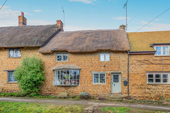 3 Bedroom Cottage For Sale In Main Street Wroxton Banbury, Oxfordshire, OX15