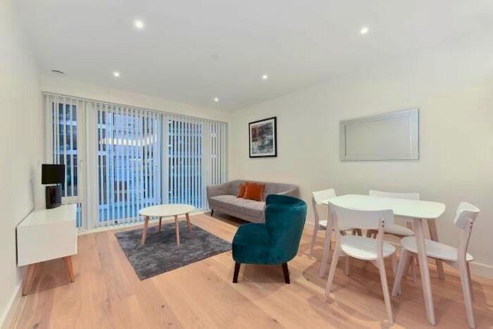 2 Bedroom Flat To Rent In Deveraux House, Duke Of Wellington Avenue, Woolwich, London, SE18