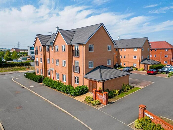 2 Bedroom Apartment For Sale In Elton Close, Aylesbury, HP18