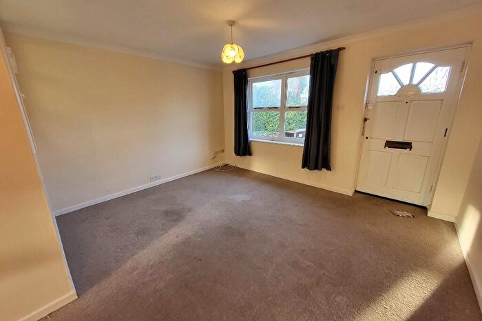 1 Bedroom Flat For Sale In Oak Manor Drive, Cheltenham, Gloucestershire, GL52
