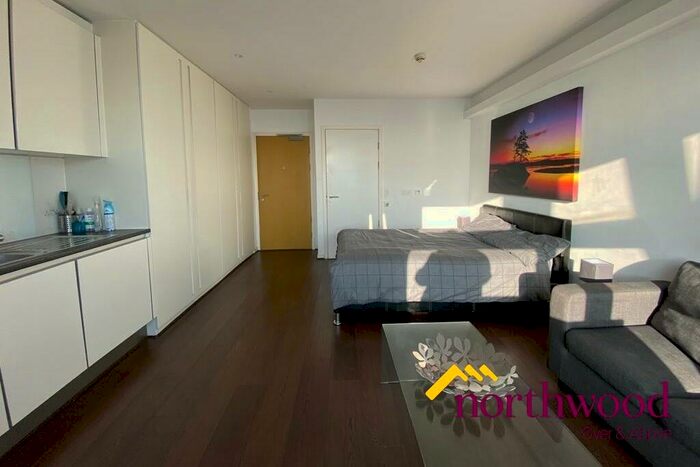 Studio To Rent In The Cube West Development, City Centre, Birmingham, B1