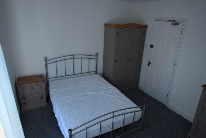 1 Bedroom Terraced House To Rent In Victoria Road, Northampton, NN1