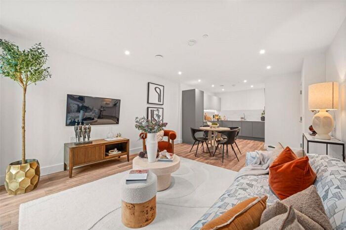 2 Bedroom Apartment For Sale In Carnival Place, Wellington Road, Wokingham, Berkshire, RG40