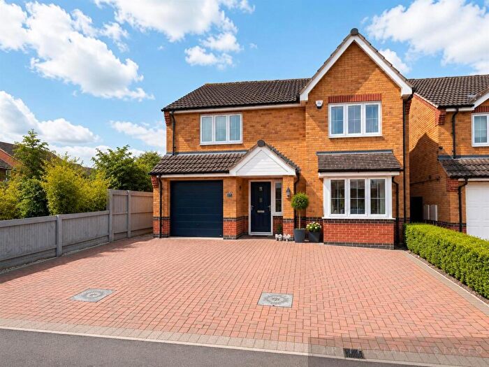 5 Bedroom Detached House For Sale In Mason Way, Leabrooks, DE55