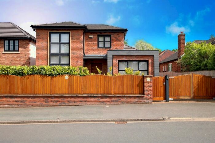 4 Bedroom Detached House To Rent In High Elm Road, Hale Barns, Altrincham, WA15
