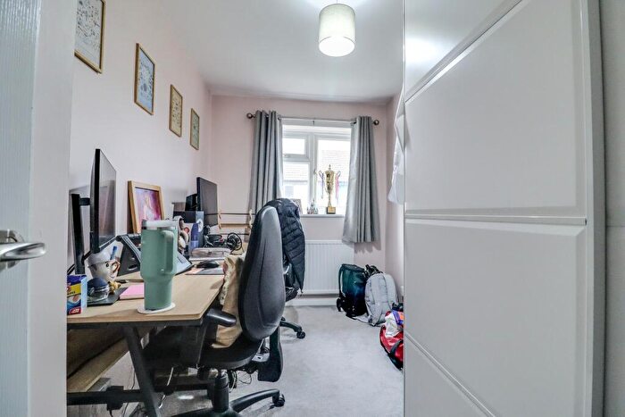2 Bedroom Terraced House For Sale In Vineyard Close, Woolston, SO19