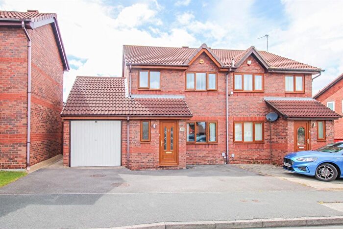 3 Bedroom Semi-Detached House For Sale In Eskdale Avenue, Altofts, Normanton, WF6