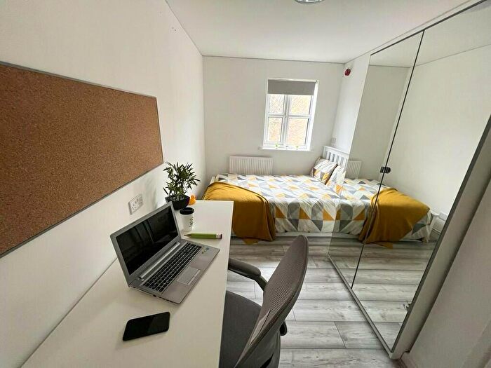 1 Bedroom Terraced House To Rent In Rooms Available In Modern -Bed House – Denison Court, NG7