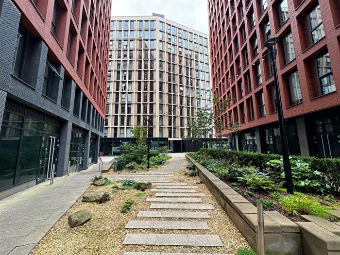 2 Bedroom Apartment To Rent In Whitworth Street, Manchester, M1