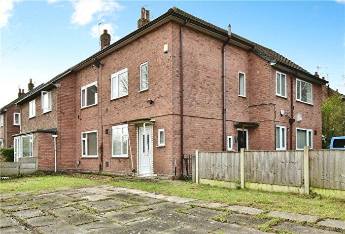 3 Bedroom Maisonette For Sale In Ravenscar Crescent, Manchester, Greater Manchester, M22