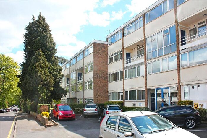 2 Bedroom Maisonette To Rent In Woking, GU22