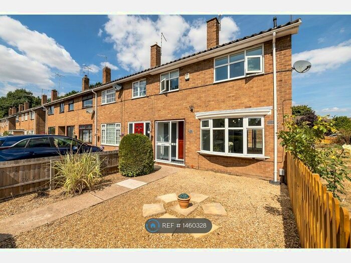 3 Bedroom End Of Terrace House To Rent In Maple Grove, Warwick, CV34