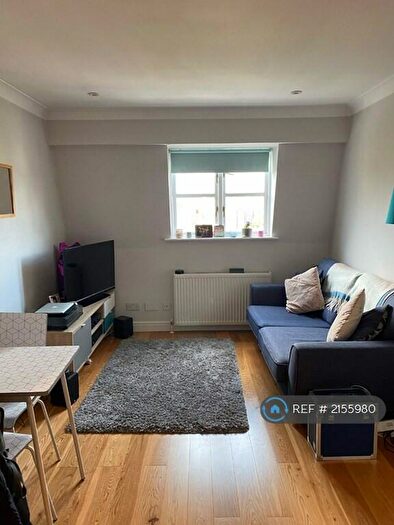 1 Bedroom Flat To Rent In Mile End Road, London, E1