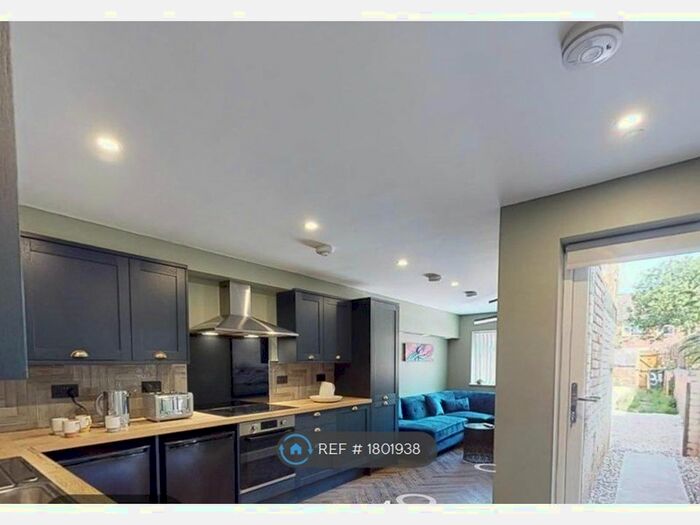 Studio To Rent In Bolingbroke Road, Coventry, CV3