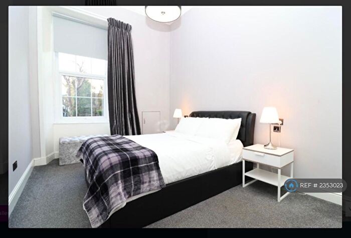 3 Bedroom Flat To Rent In North Claremont Street, Glasgow, G3