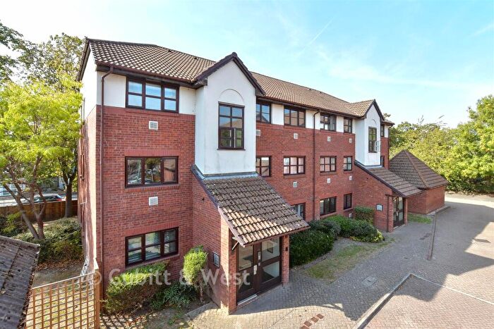 1 Bedroom Flat For Sale In Poppy Close, Wallington, Surrey, SM6