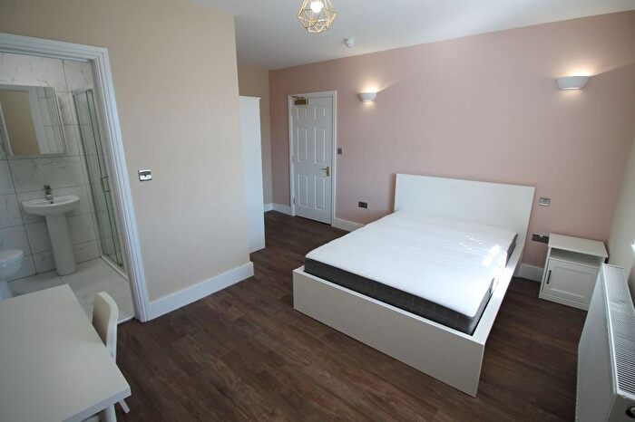 5 Bedroom Semi-Detached House To Rent In Jesmond Road West, Newcastle Upon Tyne, NE2