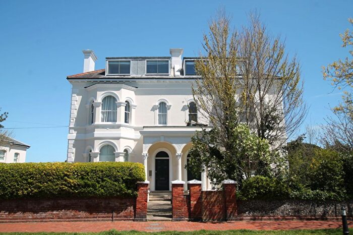 1 Bedroom Flat To Rent In Farncombe Road, Worthing, BN11