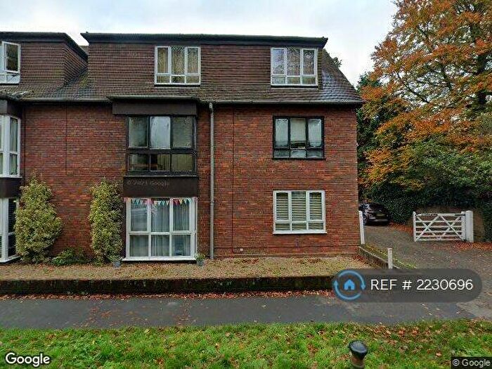 2 Bedroom Flat To Rent In Cokes Lane, Amersham, HP7