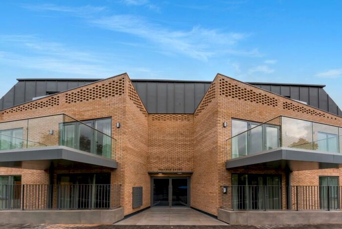 3 Bedroom Flat To Rent In A Red Post Hill London, SE24