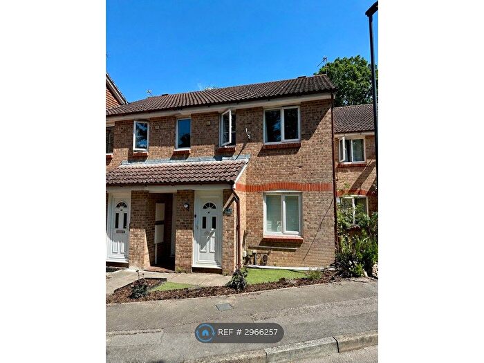 1 Bedroom Maisonette To Rent In Glenview Close, Crawley, RH10