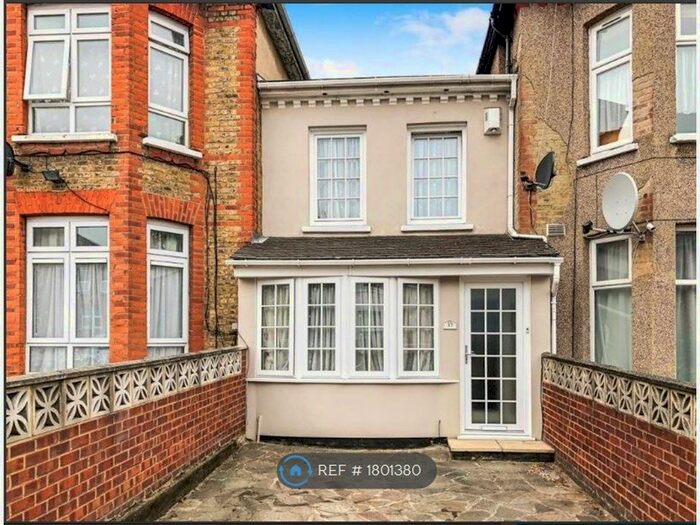 2 Bedroom Terraced House To Rent In Argyle Road, Ilford, IG1