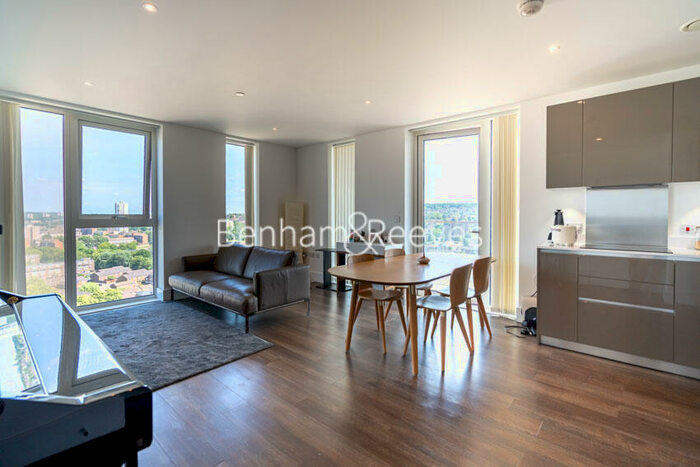 2 Bedroom Apartment To Rent In Plumstead Road, Woolwich, SE18