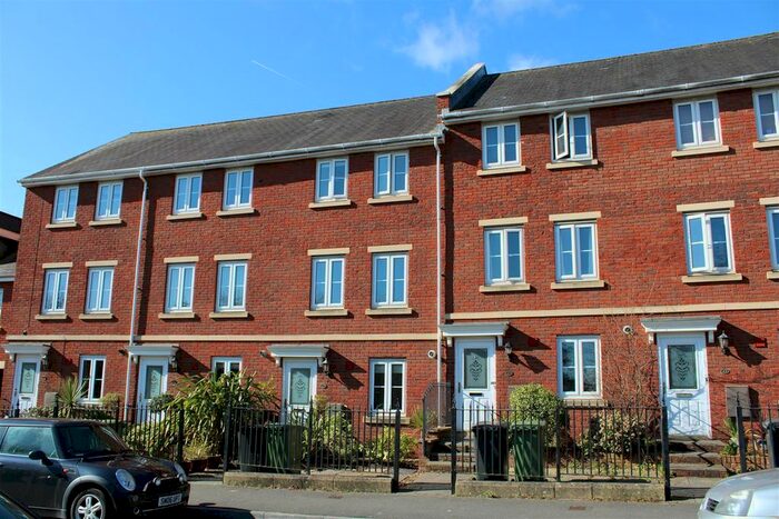 4 Bedroom Property To Rent In Royal Crescent, Exeter, EX2