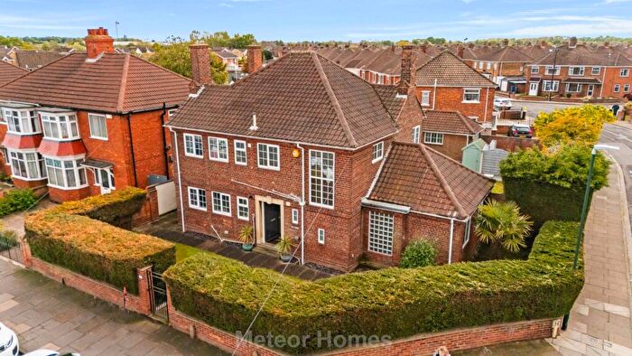 3 Bedroom Detached House For Sale In Queen Mary Avenue, Cleethorpes, DN35