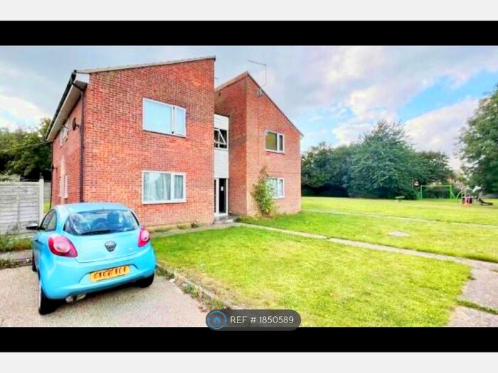 Studio To Rent In Slades Close, Sudbury, CO10