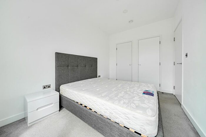 Apartment To Rent In Market Street, Bracknell, RG12