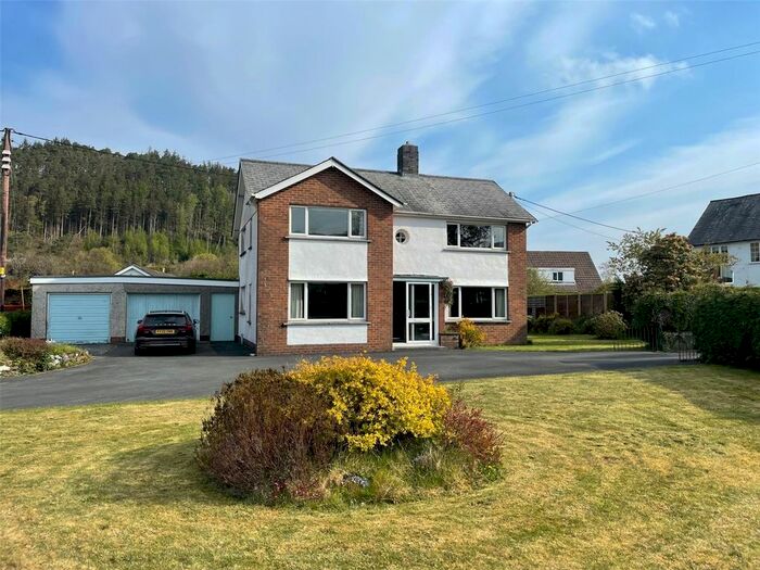 3 Bedroom Detached House For Sale In Newtown Road, Machynlleth, Powys, SY20