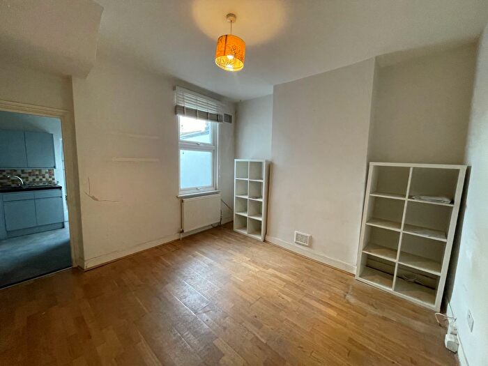 4 Bedroom Terraced House To Rent In Greenfield Road, Seven Sisters, N15