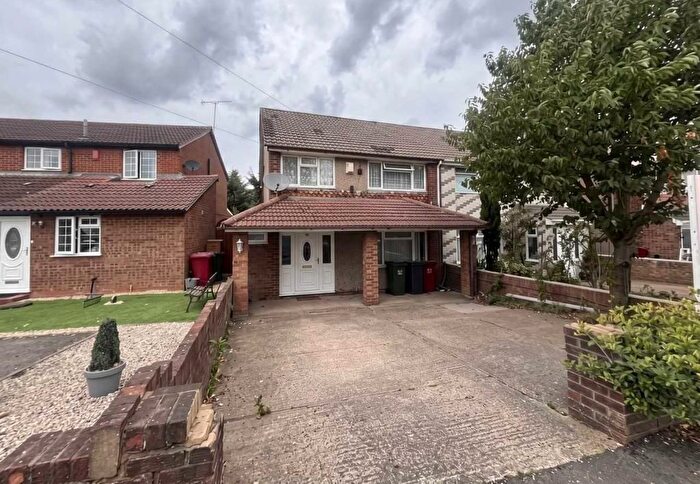 3 Bedroom Property To Rent In Northborough Road, Slough, SL2