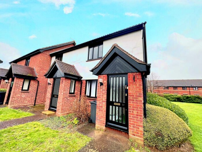 2 Bedroom Maisonette To Rent In Gilson Close, Chelmer Village, Chelmsford, CM2