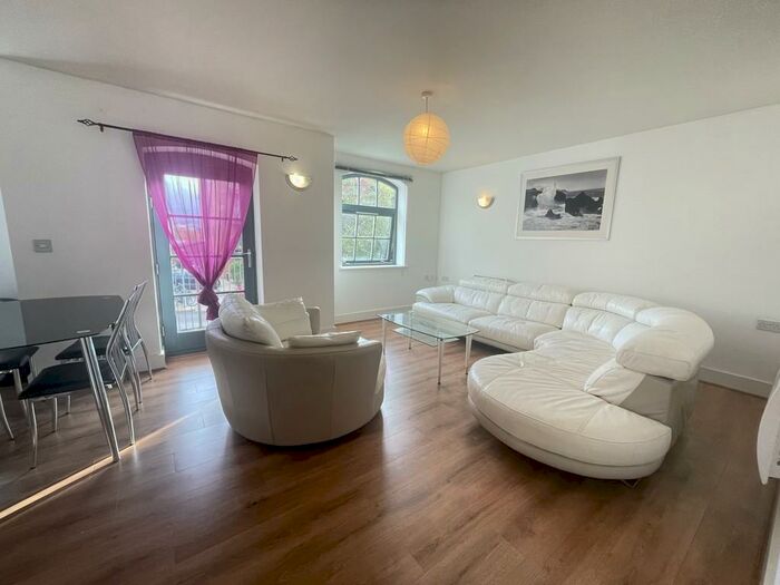 2 Bedroom Apartment To Rent In Home, Chapeltown Street, M1