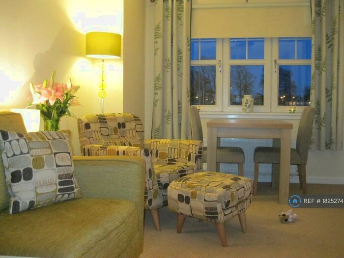 2 Bedroom Flat To Rent In Endrick Court, Larbert, FK5